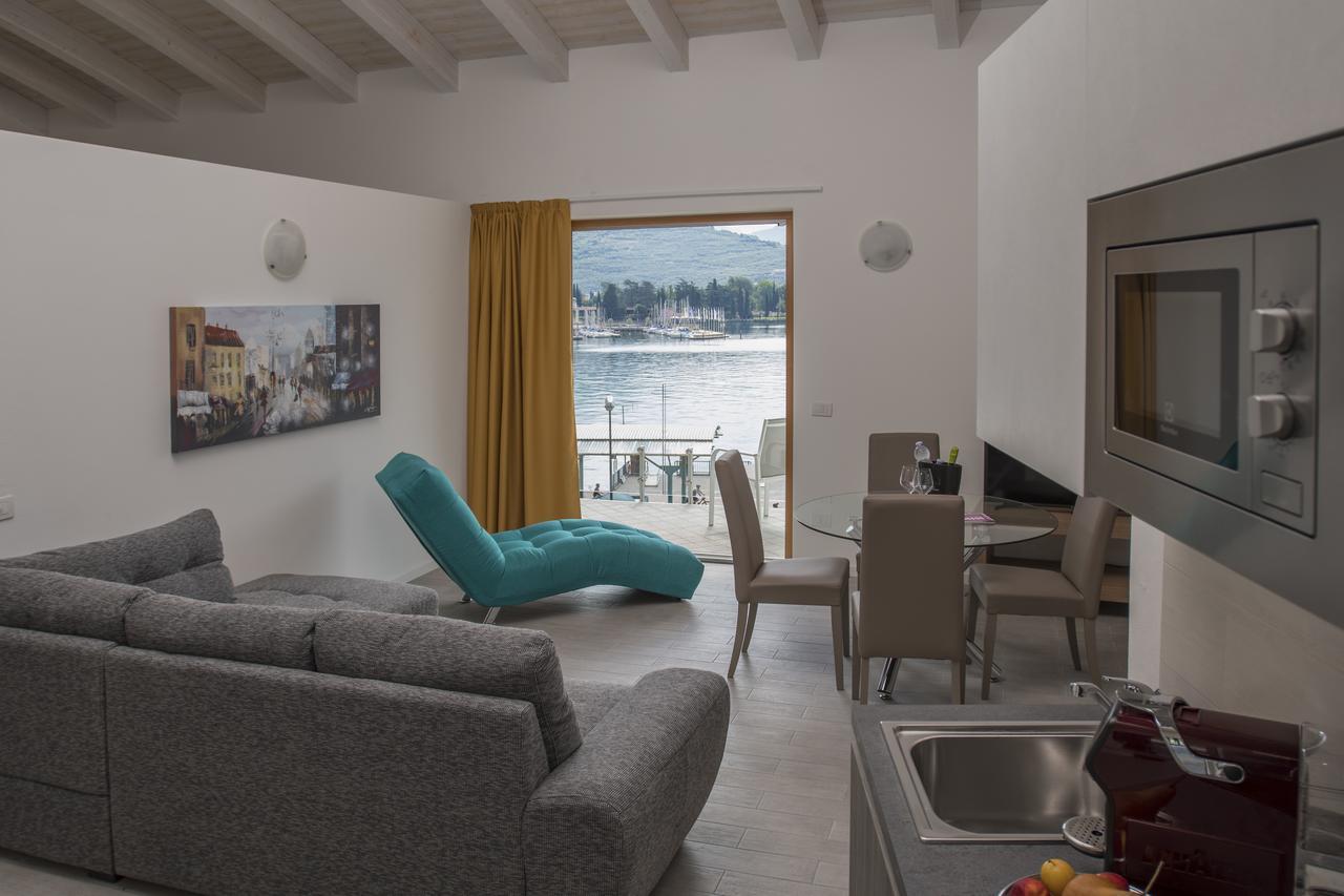 Exclusive Suites Riva Εξωτερικό φωτογραφία