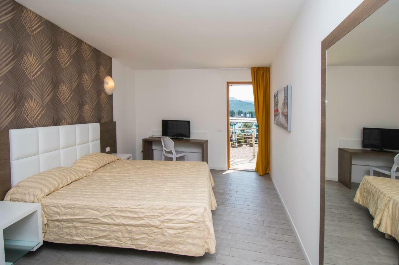 Exclusive Suites Riva Εξωτερικό φωτογραφία
